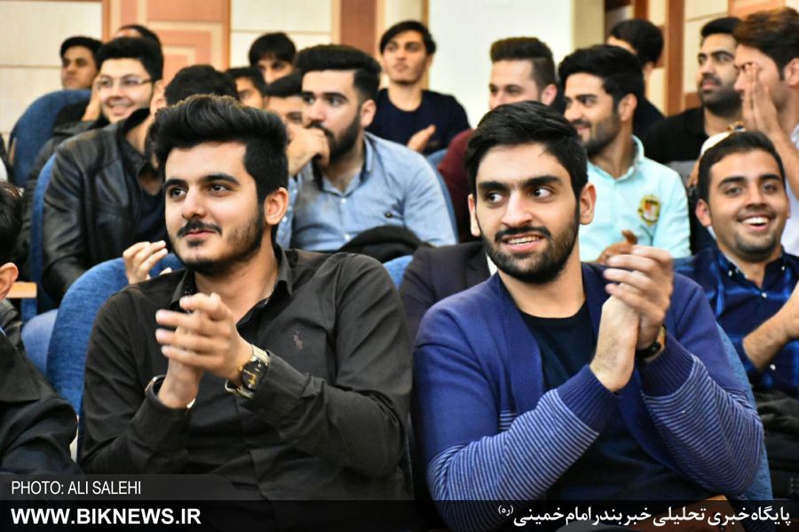 مراسم روز دانشجو با چاشنی طنز در دانشگاه آزاد ماهشهر