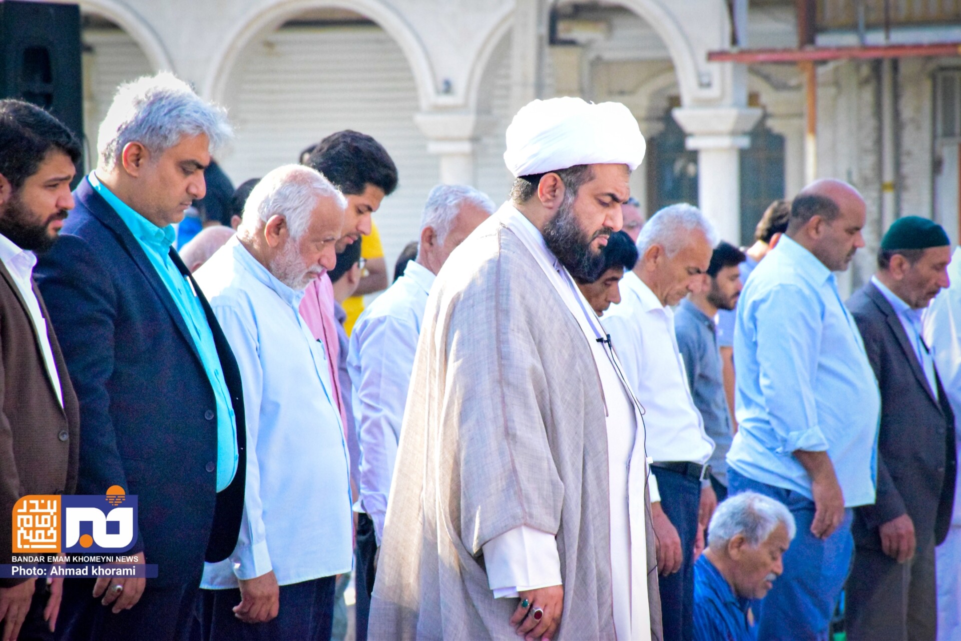 شکوه بندگی و دلدادگی در نماز عید فطر بندرامام خمینی(ره)