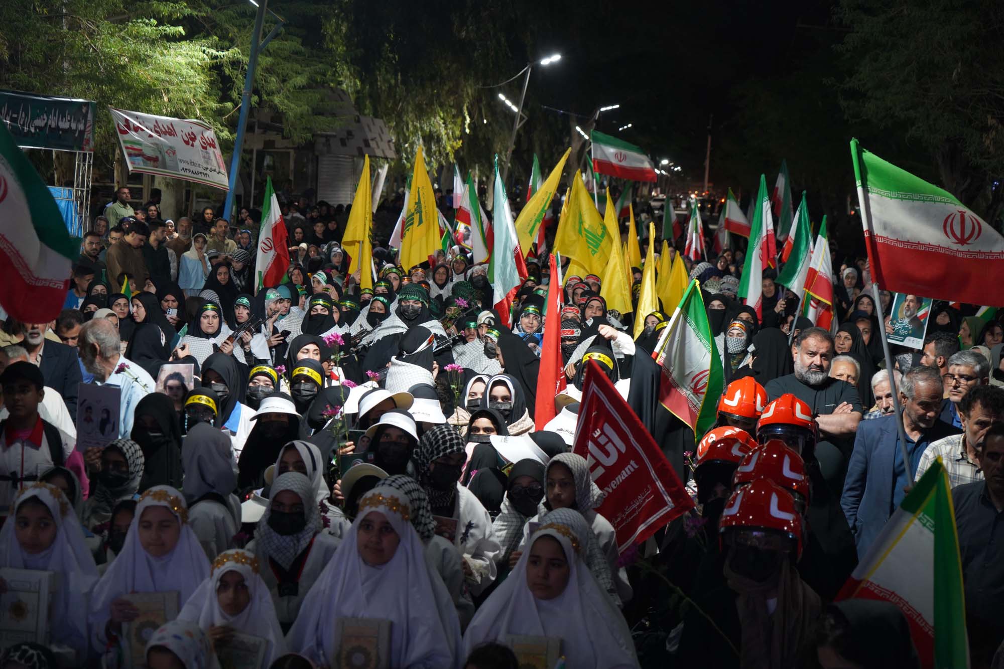 حضور بانوان مسلح جانفدای ایران در بندرامام خمینی(ره)