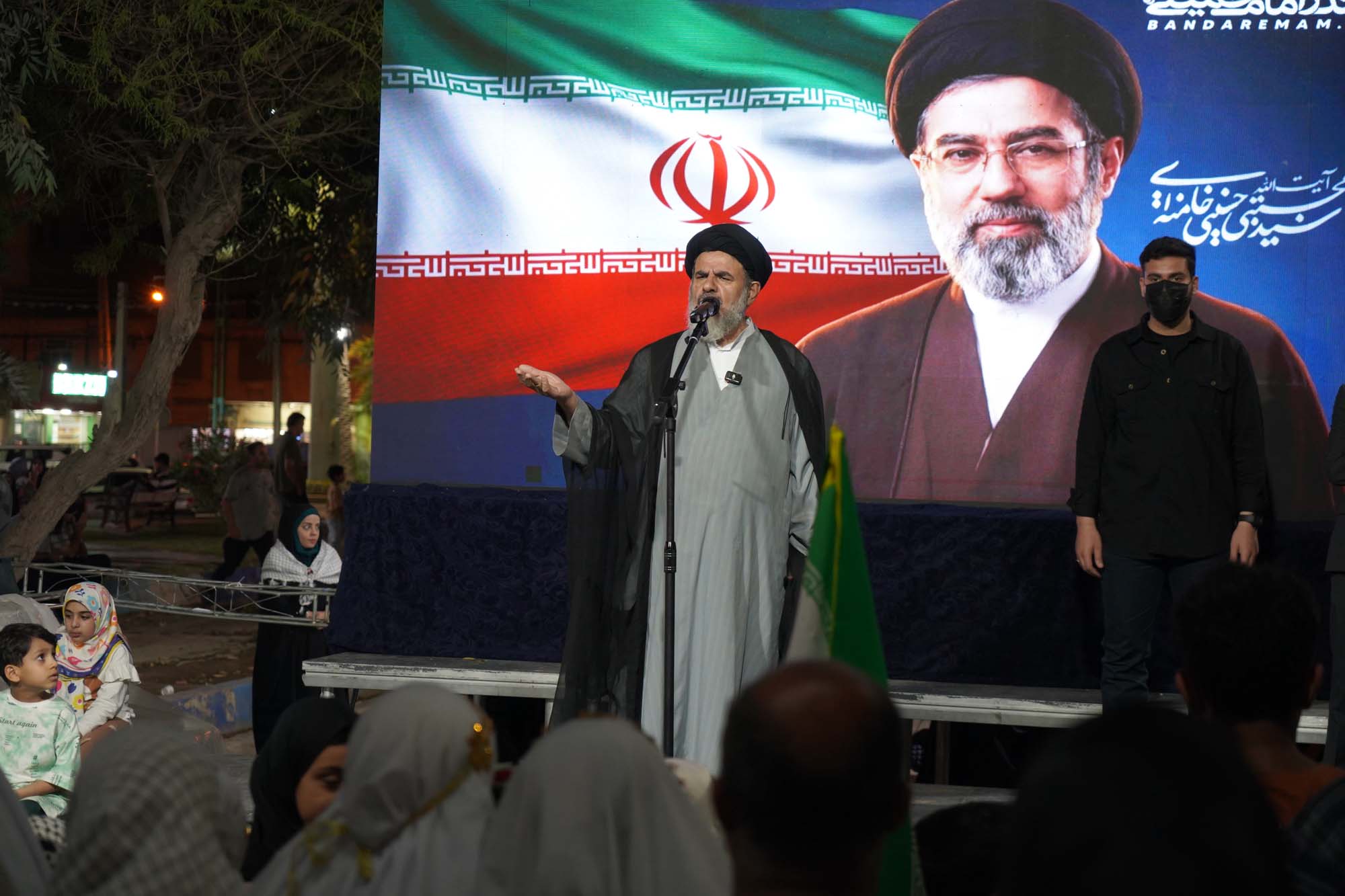 حضور بانوان مسلح جانفدای ایران در بندرامام خمینی(ره)