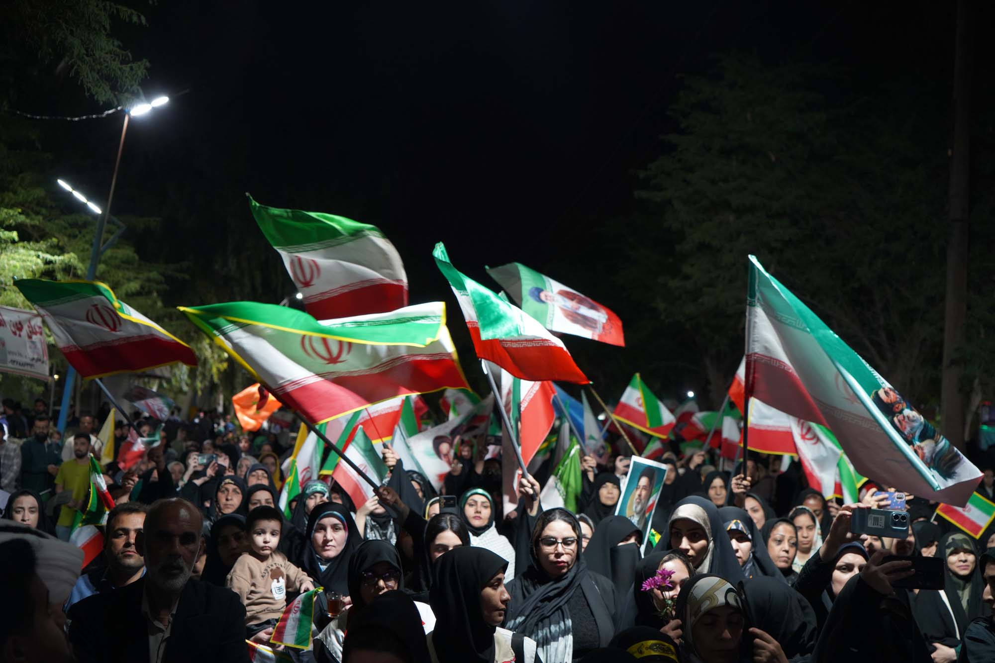حضور بانوان مسلح جانفدای ایران در بندرامام خمینی(ره)