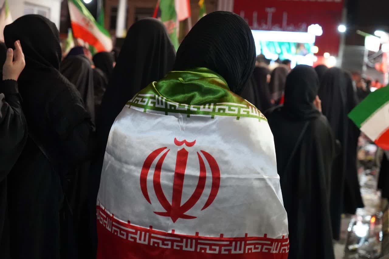 روایت تصویری از خروش خیابانی تا آرامش در نماز استغاثه به امام الزمان (عج)
