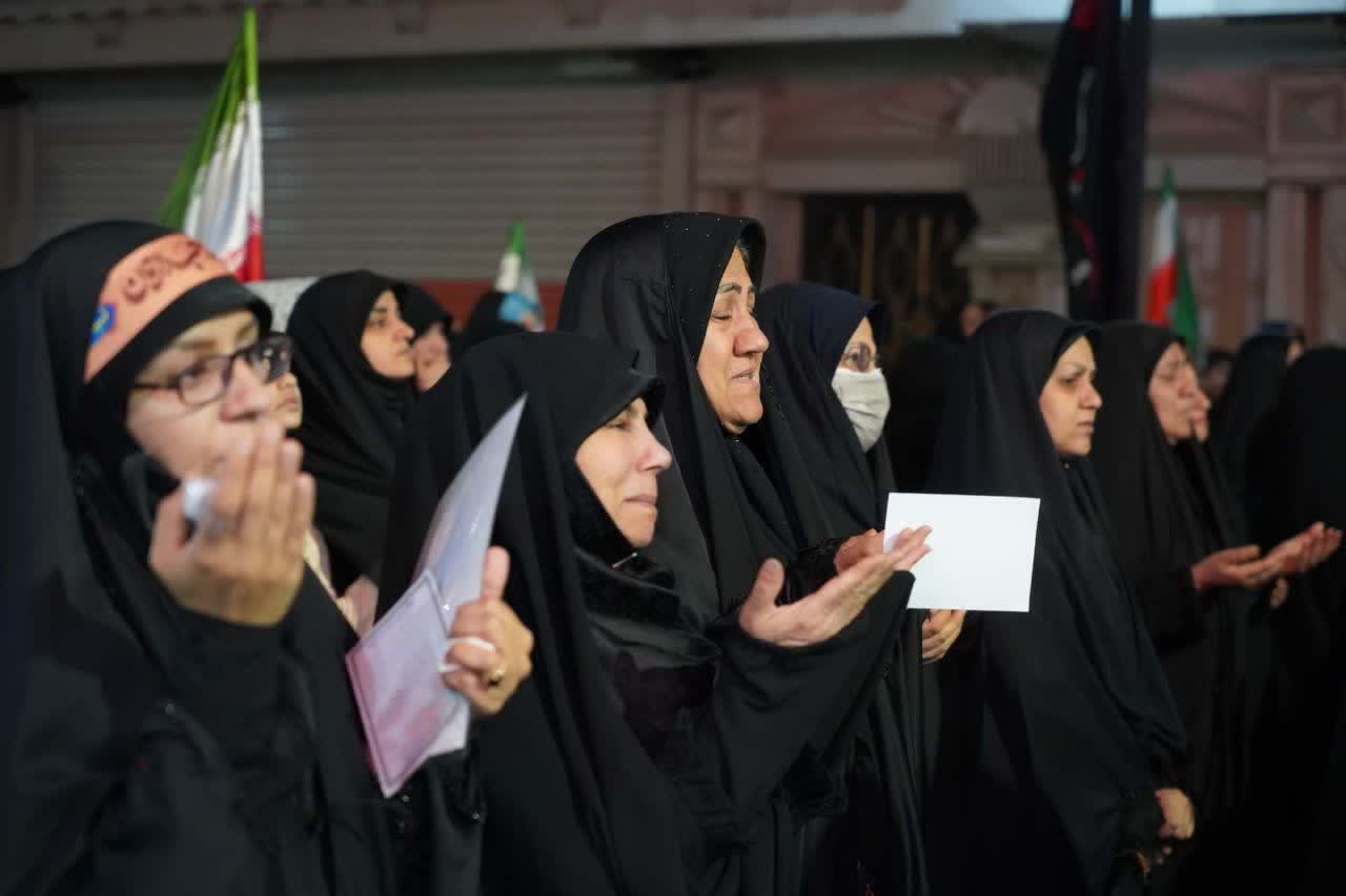 روایت تصویری از خروش خیابانی تا آرامش در نماز استغاثه به امام الزمان (عج)