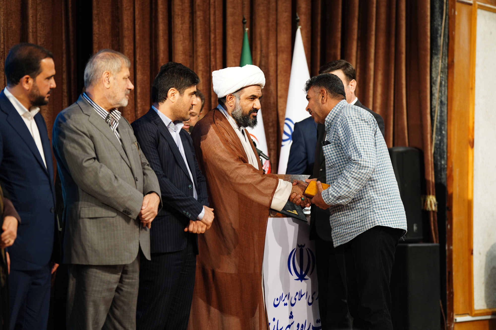 واگذاری هزاران قطعه زمین و اسناد مالکیت در خوزستان