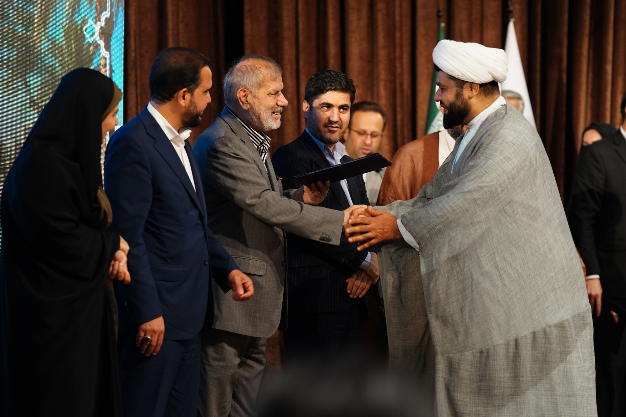 واگذاری هزاران قطعه زمین و اسناد مالکیت در خوزستان