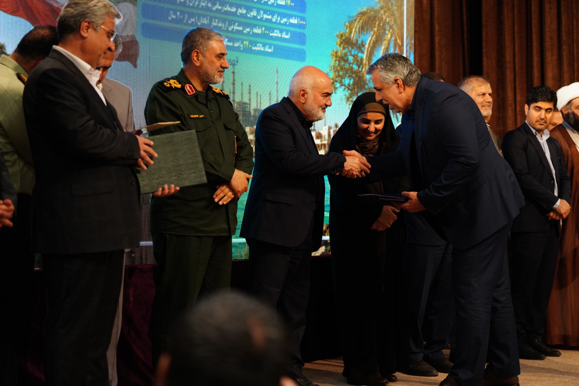 واگذاری هزاران قطعه زمین و اسناد مالکیت در خوزستان
